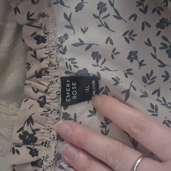 Beige flower print V neck 1XL shirt blouse - Picture 3 of 3